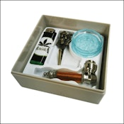 SMOKER KIT WITH GRINDER LIGHTER CLIP MEDIUM METAL PIPE
