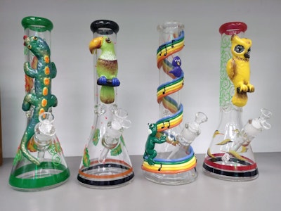 ONE WHOLESALE - 14" 3D Bongs