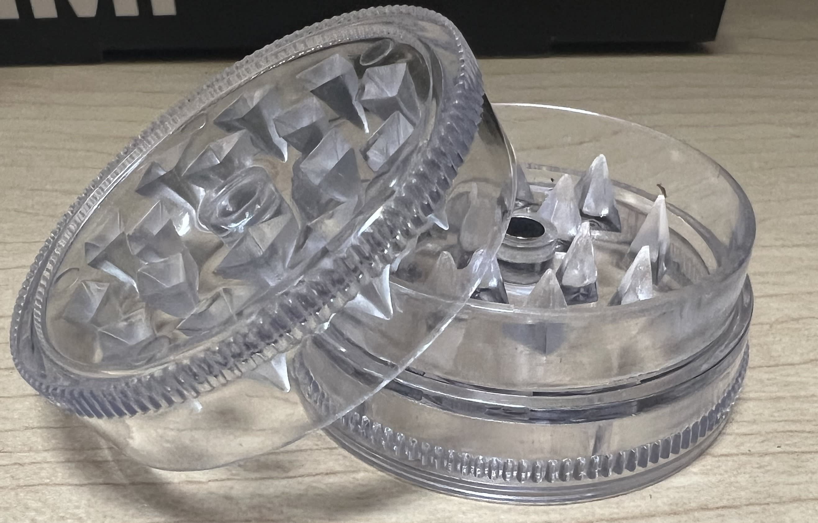 101 Plastic Grinders - 2 Pc