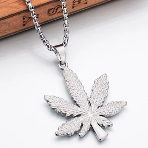 Canadian Distributor Inc. - Silver Weed Leaf Necklace