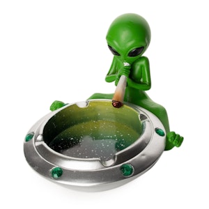 _ - TOKEN ALIEN ON SPACESHIP ASHTRAY