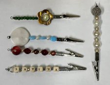 Clips with Beads Roach
