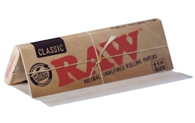 Raw Classic 1 1/4" Rolling Papers AMZ