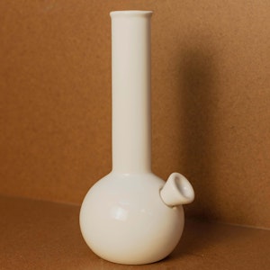 West Coast Gifts - Summerland Ceramic Glossy White Chongo Bong