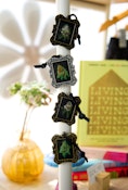 Nug Magnet - Vintage Frame