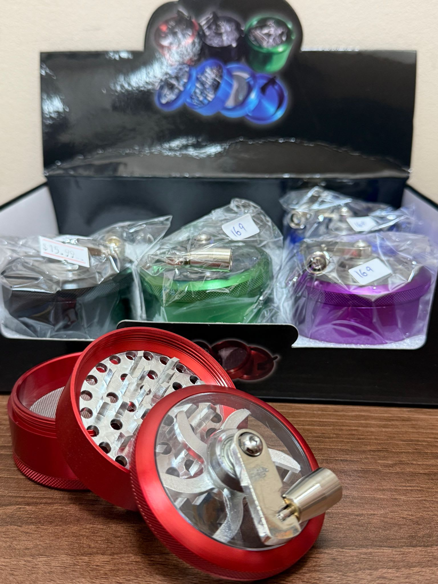 169 - Grinder 4 Pc With Handle